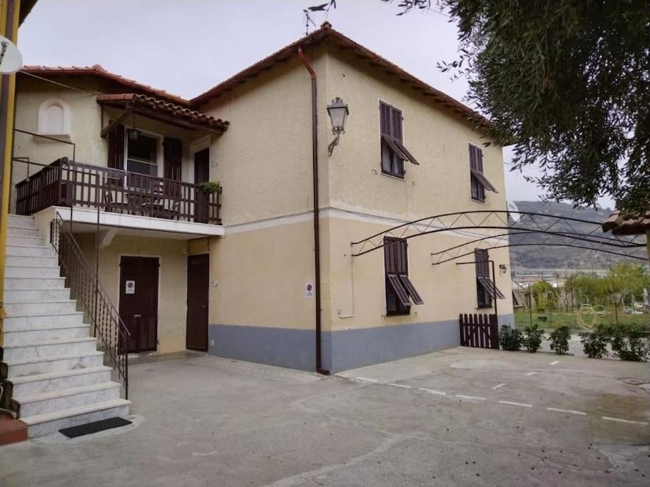 Casa Noemi, A Pochi Passi Dalle Spiagge E Dal Centro Di Arma Di Taggia. Exterior foto